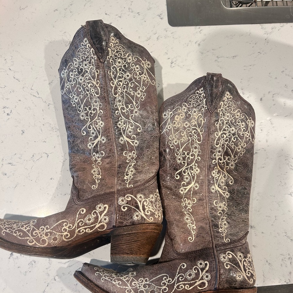 Brown Cowboy Boots with Cream Embroidery